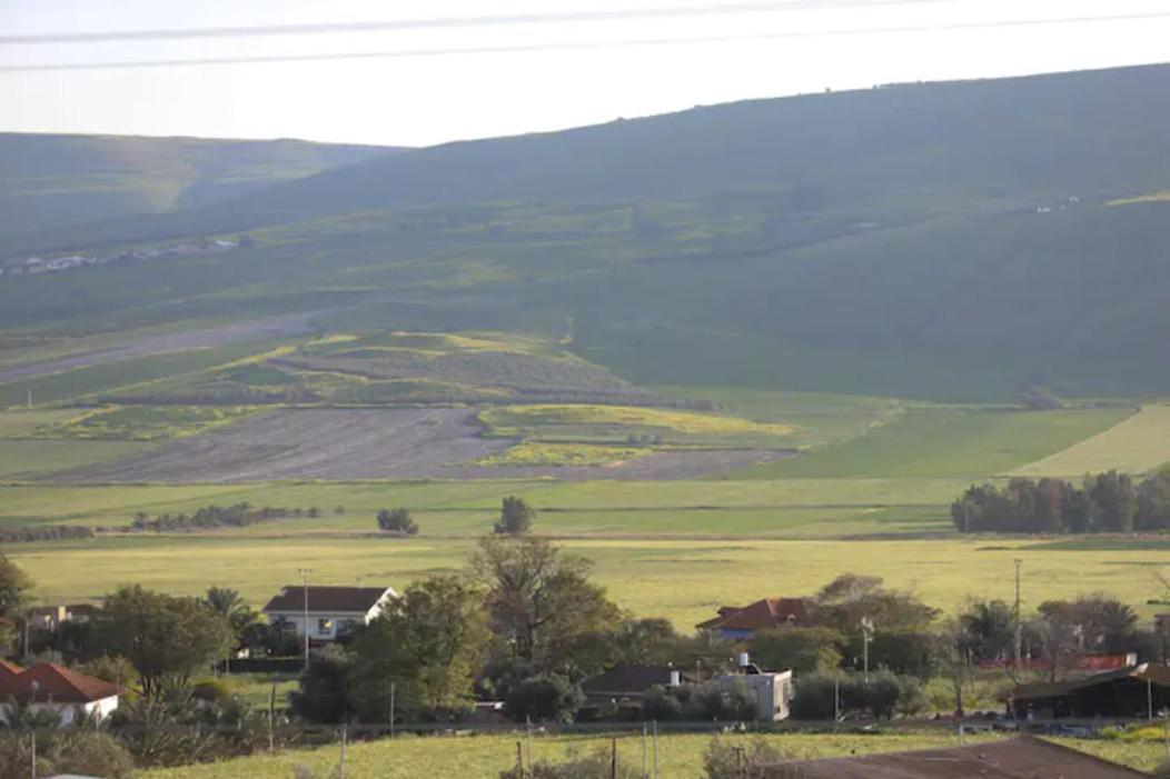 בגג העמק On The Roof Of The Valley HaZor'im Exterior photo