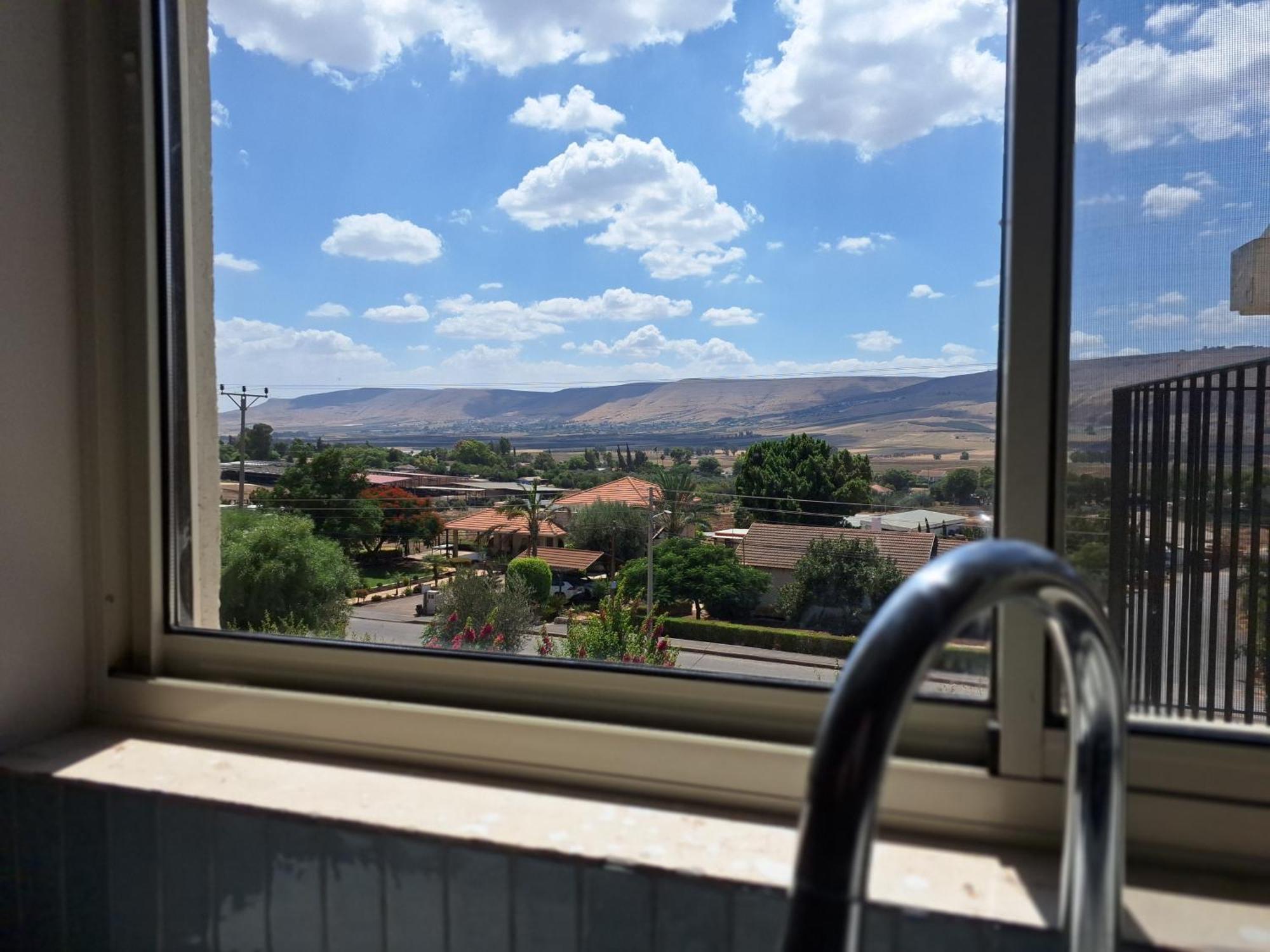בגג העמק On The Roof Of The Valley HaZor'im Exterior photo